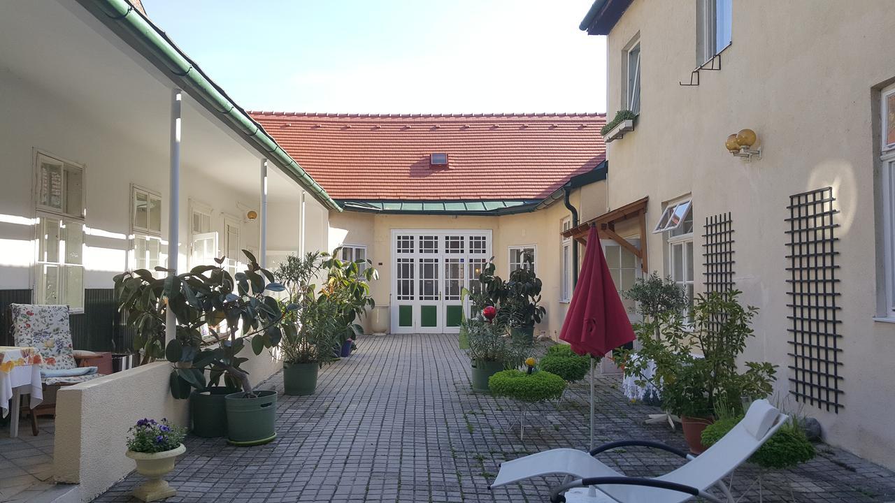 Pension Margit Baden Luaran gambar